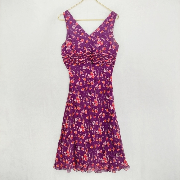 Jaclyn Smith Dresses & Skirts - Jaclyn Smith Silk Purple Floral V-Neck Zipper Sleeveless Dress P523